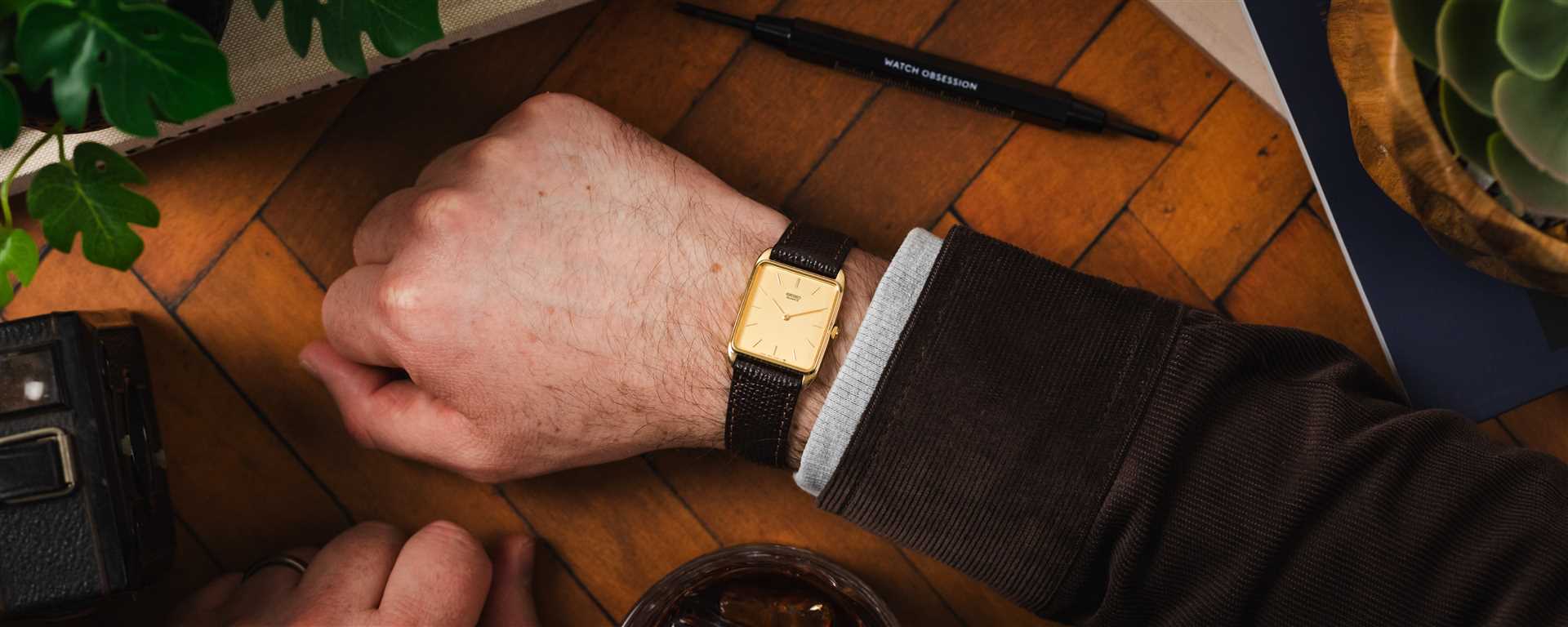 Understanding the Weight and Material of Your Timepiece